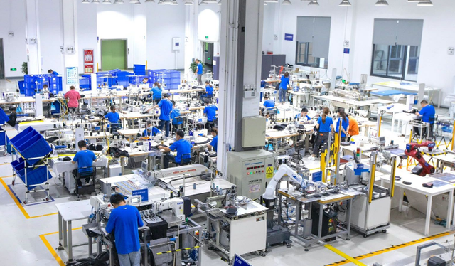 物聯網技術驅動下的阿里犀牛智造工廠 精英技術團隊引領智能制造創(chuàng)新